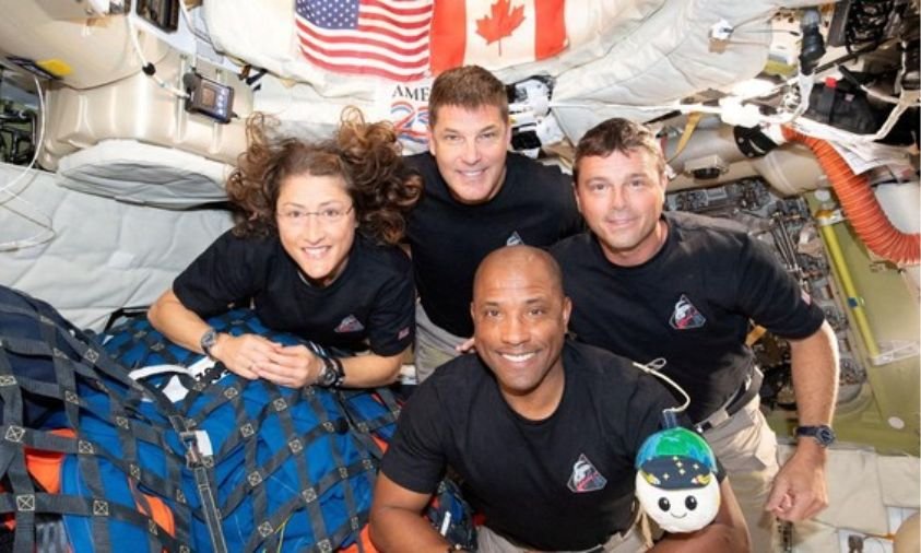 Anggota Artemis II Kembali ke Bumi