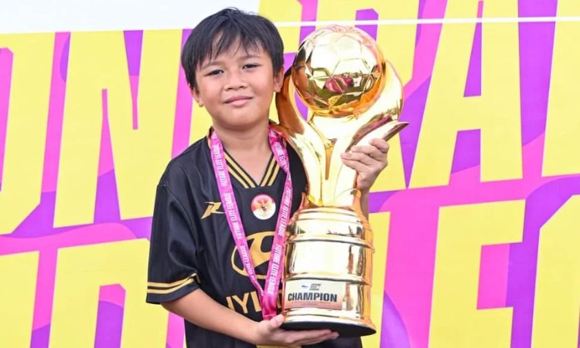 Kilau Emas di Lapangan Hijau, Fadhil Taufiqqurrohman Juara Future Elite League Jabodetabek