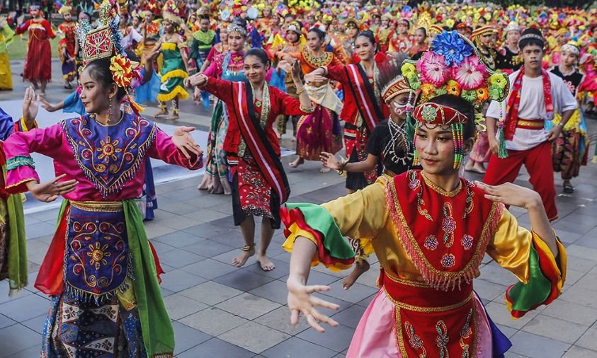TMII Pecahkan Rekor MURI, 1.000 Penari dari 34 Provinsi Satukan Budaya Nusantara di “Gelora Nusantara”