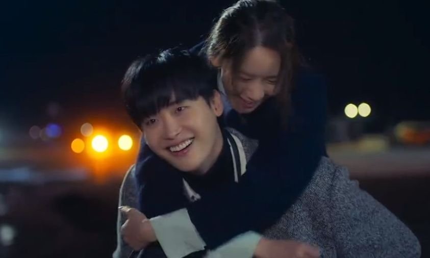 Kebersamaan IU dan Lee Jong Suk