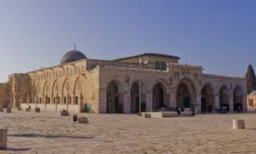 Masjid Al Aqsa di Buka