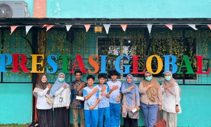 Sinergi UKS dan Puskesmas, SD Prestasi Global Gelar Pemberian Obat Cacing untuk Siswa Kelas 1–5