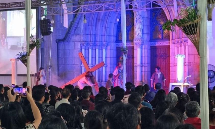 Pertunjukan Jumat Agung di Katedral Jakarta