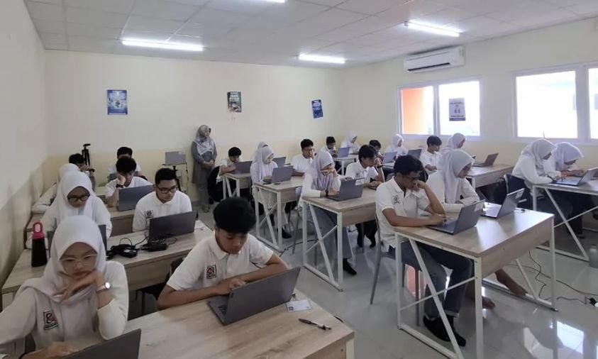 TKA Berbasis Komputer di SMP Prestasi Global, Siswa Kelas IX Asah Literasi dan Numerasi Lebih Maksimal