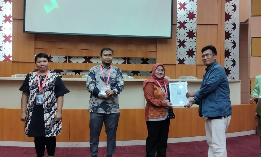 Penyerahan Penghargaan STEM Leader Award