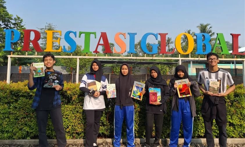 Berbagi Ilmu Lewat Buku, Siswa Kelas 9 SMP Prestasi Global Wujudkan Kepedulian Literasi
