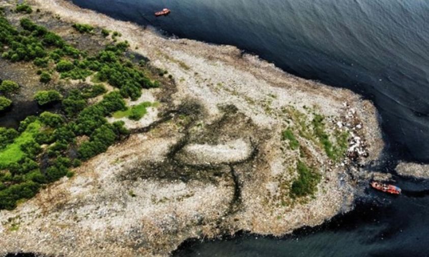 Pulau Sampah Muncul di Pesisir Jakarta, Kiriman dari Hulu Jadi Penyebab Utama