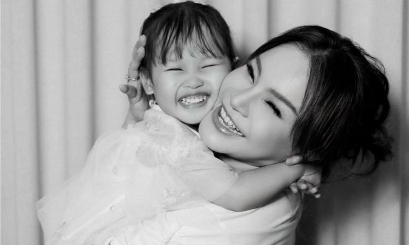Rossa Kenalkan Putri Angkatnya ke Publik, Sosok Rayna Langsung Curi Perhatian