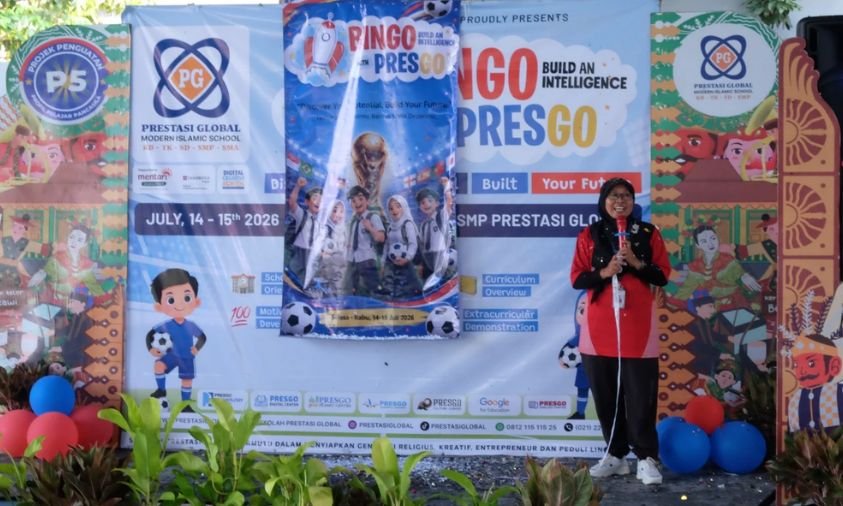Peserta Didik Baru Tema Sepak Bola