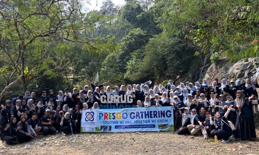 Dari Jalur Trekking Menuju Kekompakan, Family Gathering Sekolah Prestasi Global Tingkatkan Soliditas