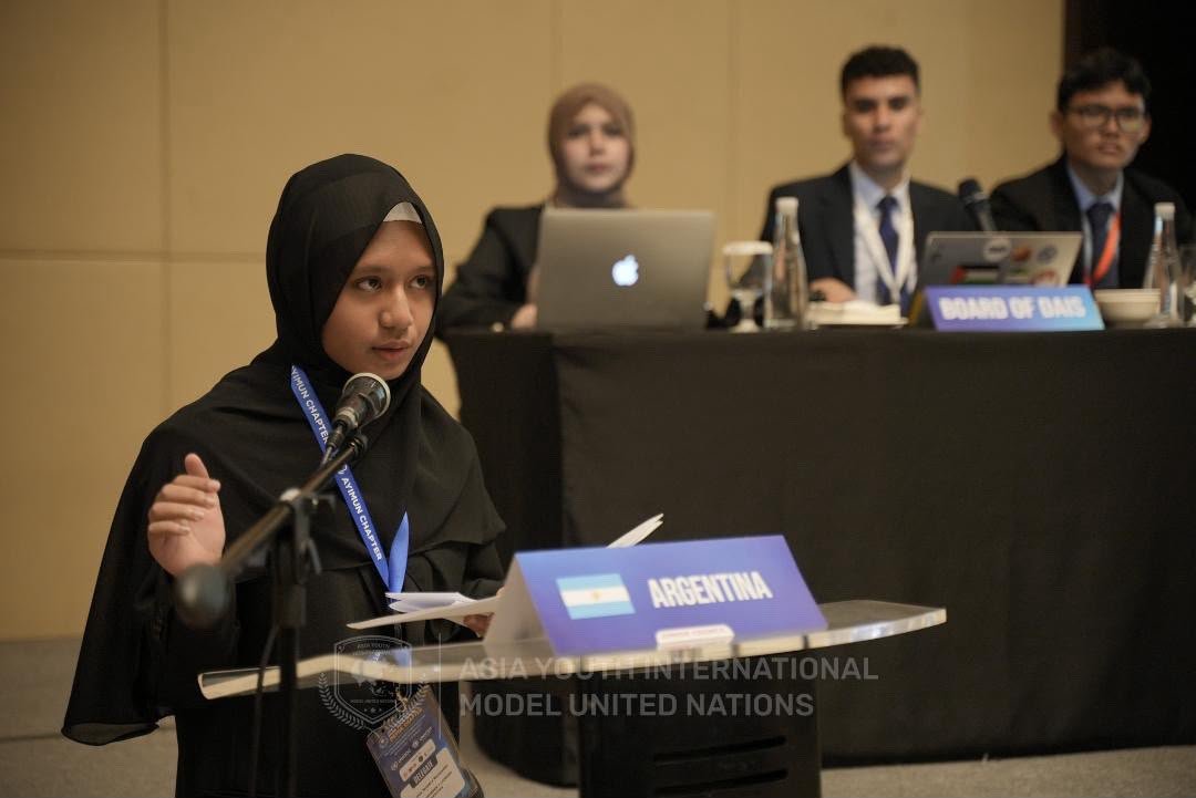 Siswi SMP Prestasi Global Tunjukkan Kiprah di Forum Internasional AYIMUN, Asah Diplomasi dan Kepemimpinan Global