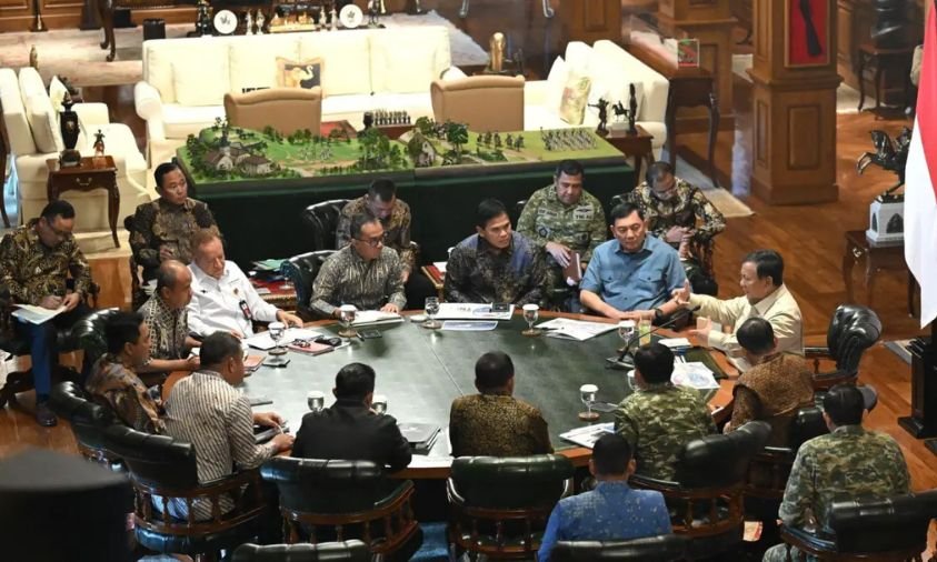 Prabowo Minta Syarat Rekrutmen TNI untuk Suku Dayak Pedalaman Disesuaikan, Ini Tujuannya
