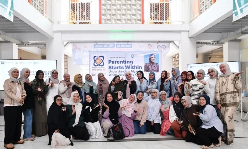 Dari Memori Masa Kecil ke Pengasuhan yang Lebih Mindful: Cerita Orang Tua Prestasi Global