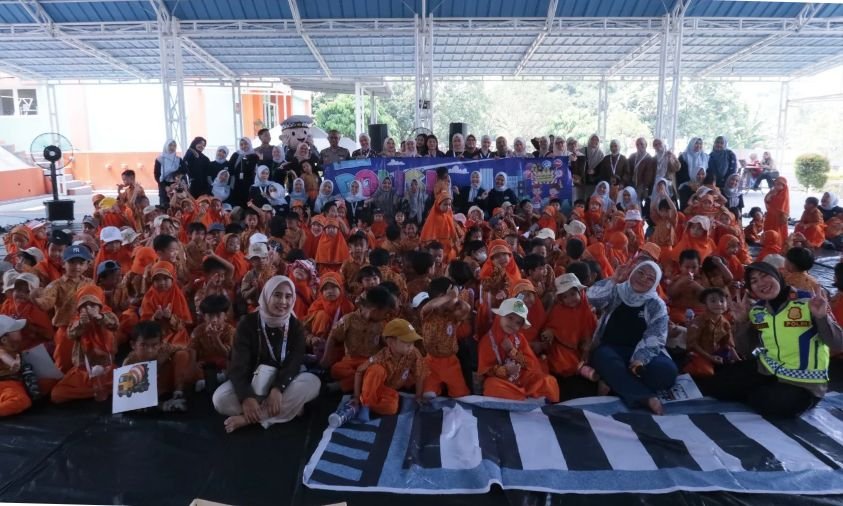 KB-TK Prestasi Global Tanamkan Kesadaran Tertib Lalu Lintas Lewat Program Polisi Sahabat Anak