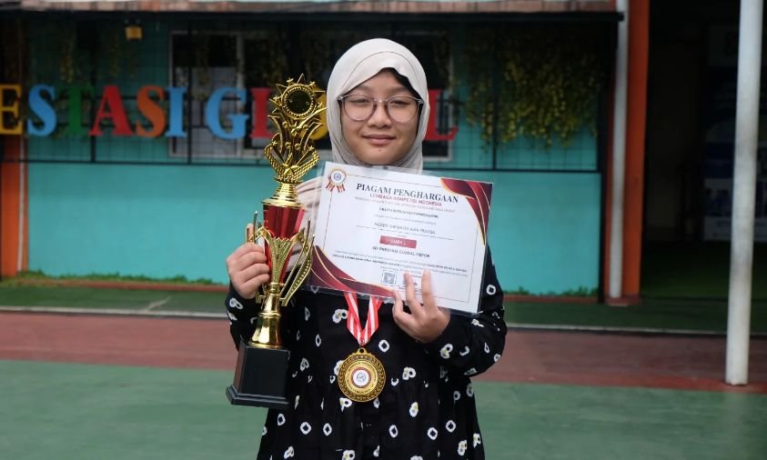 Siswi SD Prestasi Global Raih Juara 1 Olimpiade Bahasa Inggris Tingkat Nasional