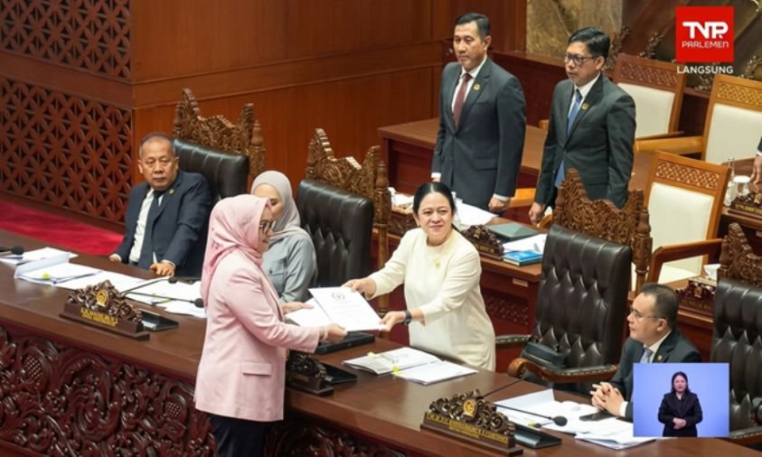 DPR RI Sahkan RUU Perlindungan Ketenagakerjaan, Atur Hak Pekerja hingga PHK